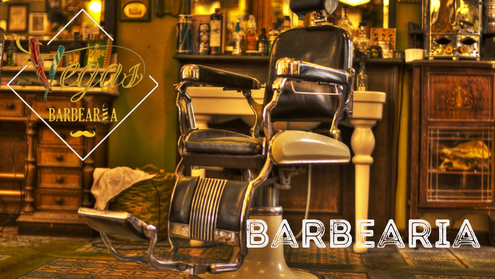 Cadeira de barbeiro vintage e decoração da Vegas Barbearia, em Rio Verde-GO
